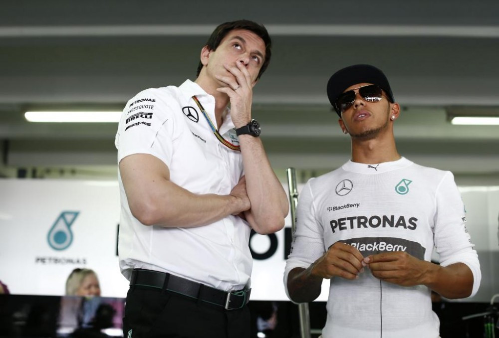 „Mercedes“: nauja sutartis su L. Hamiltonu - prioritetas