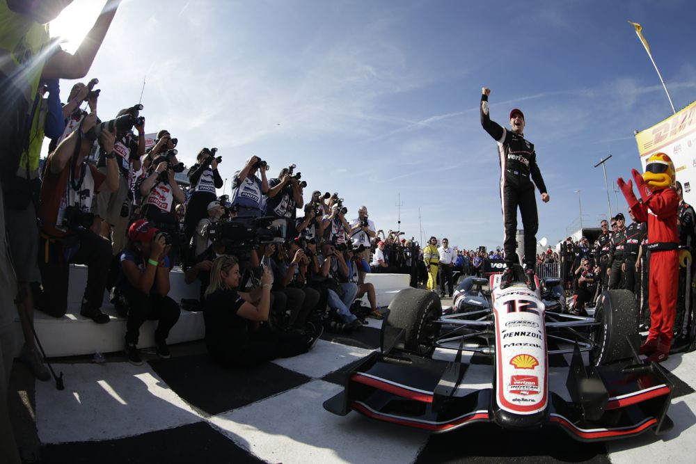 IndyCar. Milvokyje triumfavo W. Poweris