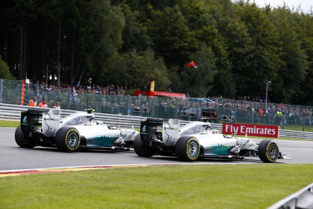 FIA neketina dar kartą svarstyti „Mercedes“ pilotų incidento Belgijoje