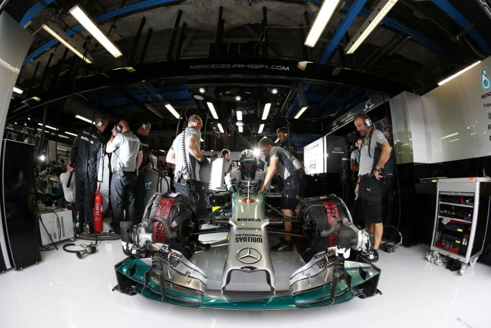 „Force India“: 2015 m. taisyklių pakeitimai palankūs „Mercedes“ ir „Ferrari“