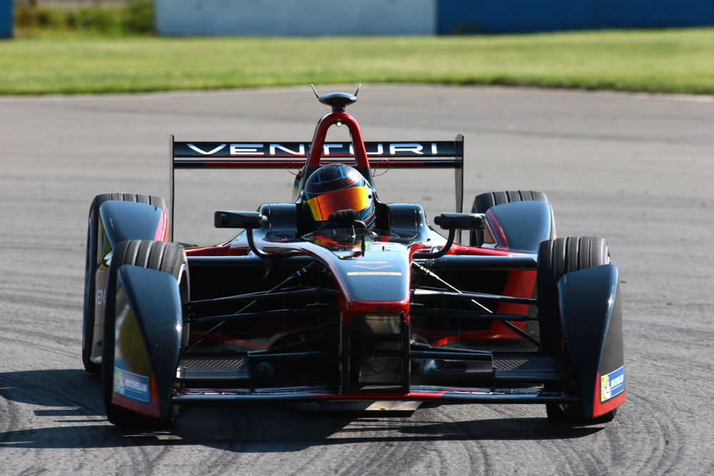 FE. N. Heidfeldas stojo ginti „Formulės-E“ čempionato