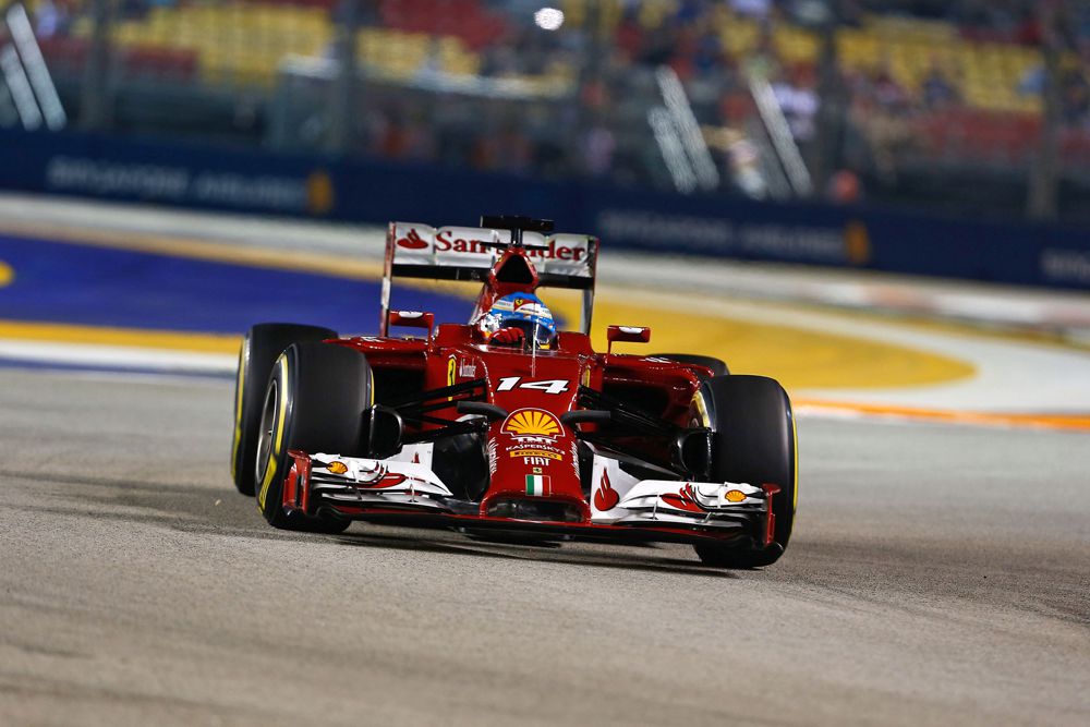 F. Alonso: nepasisekė su saugos automobiliu