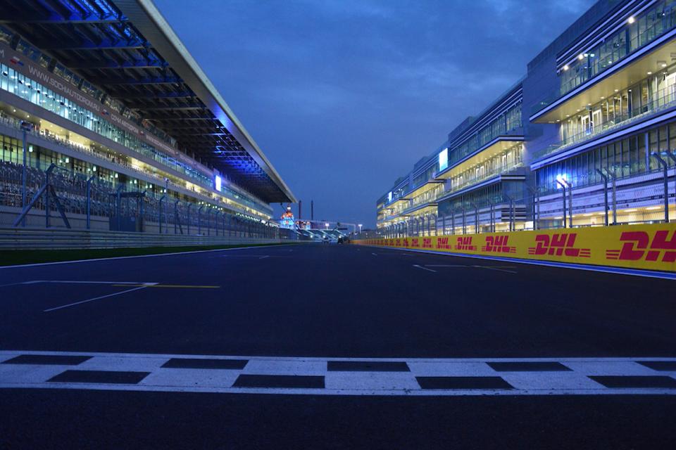 2015 m. Rusijos GP norima surengti tamsiu paros metu
