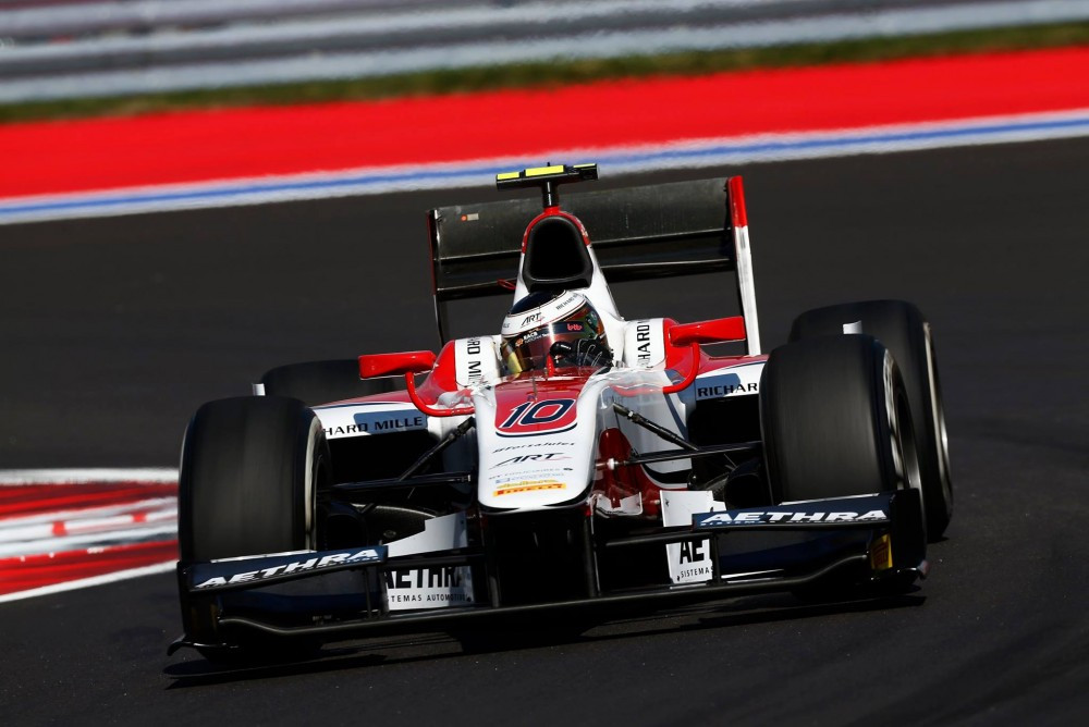 GP2. Du sportininkai užfiksavo vienodus laikus, S. Vandoorne‘ui atiteko „pole“