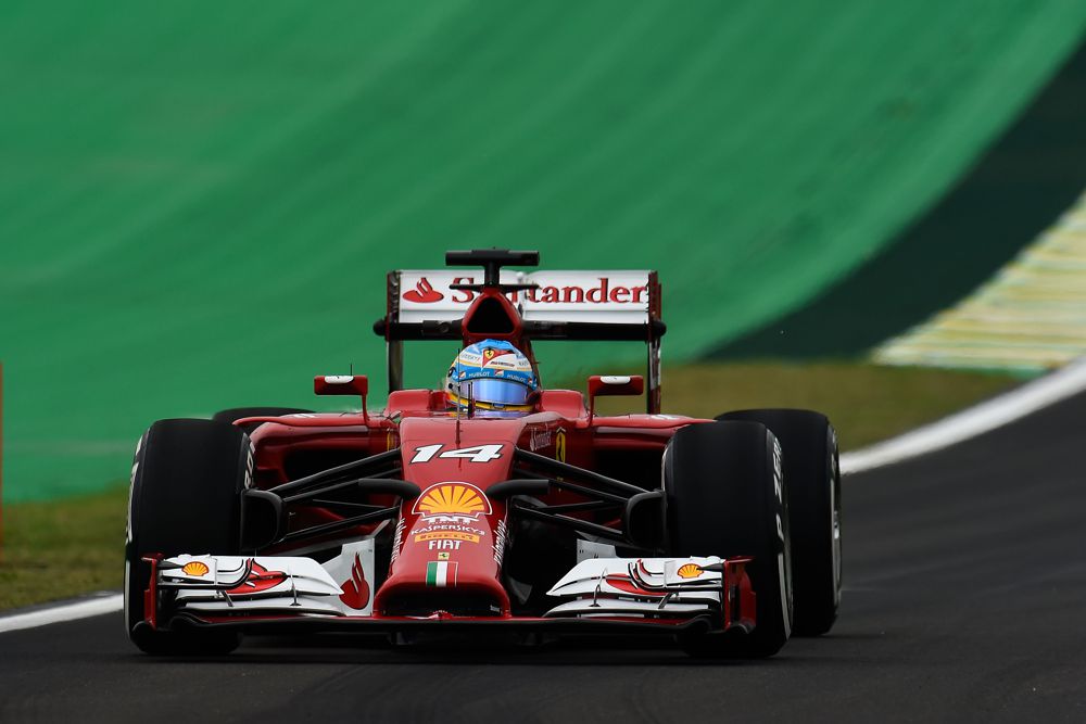 F. Alonso mato skirtumą „Aston Martin“ komandoje