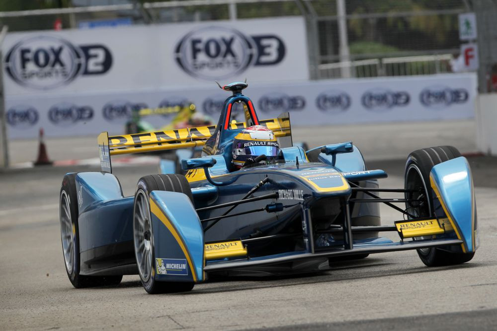 FE. Urugvajuje vykusiose lenktynėse triumfavo S. Buemi