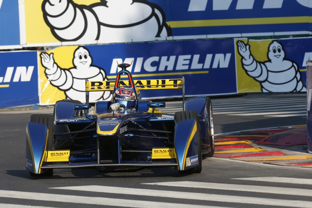 FE. Lenktynes Long Byče iš „pole“ pozicijos pradės S. Buemi