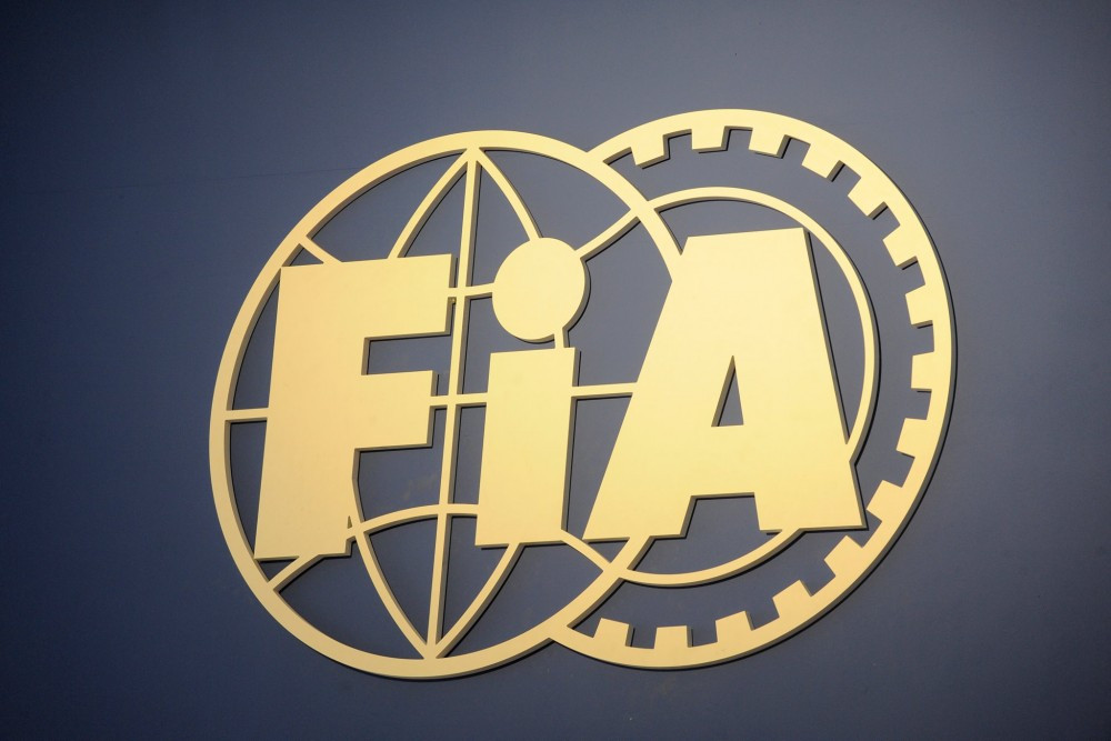 FIA pripažįsta klaidą dėl per žemo važiavimo aukščio