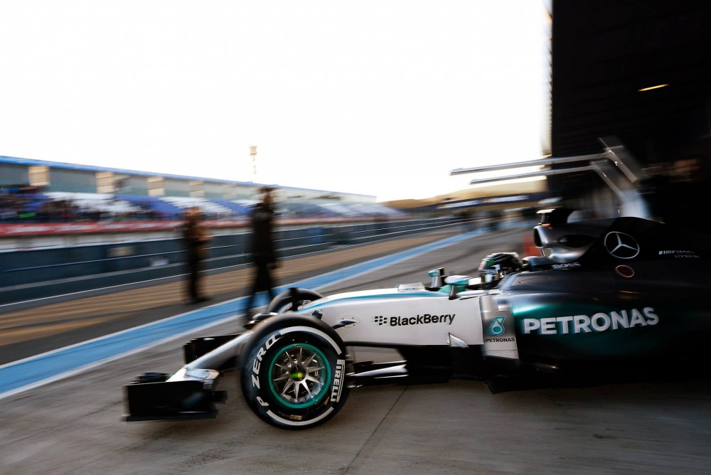 Bandymus Jereze geriausiai pradėjo „Mercedes“ ir N. Rosbergas