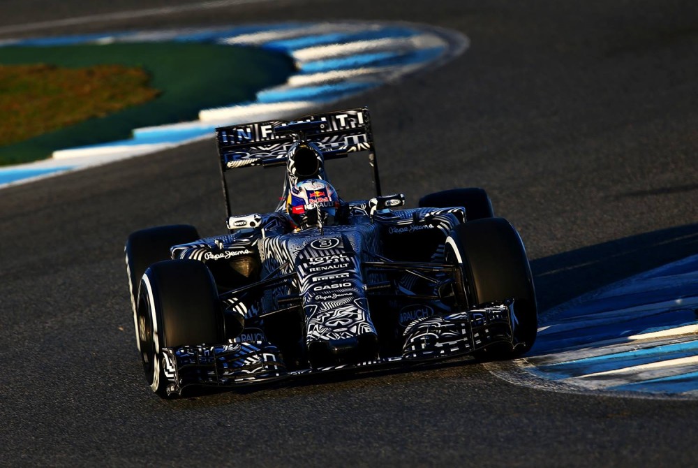 Penktadienį bandymus Barselonoje geriausiai pradėjo „Red Bull“ pilotas D. Ricciardo