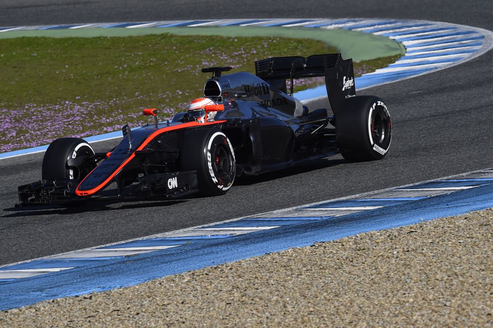 „McLaren“ bandymus toliau riboja gedimai