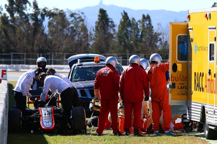 Po avarijos Barselonoje F. Alonso išskraidintas į ligoninę