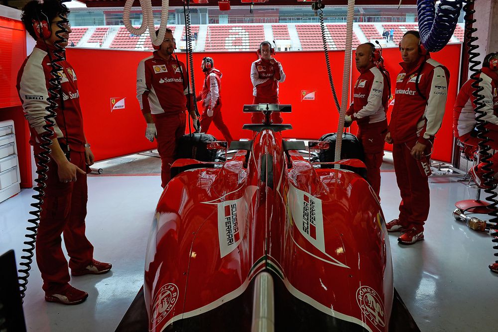 „Ferrari“ užvedė naujojo bolido variklį