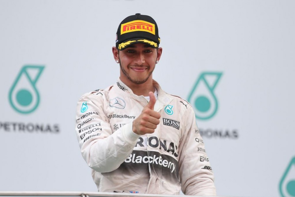 „Mercedes“: L. Hamiltonas nereikalauja Nr. 1 piloto statuso