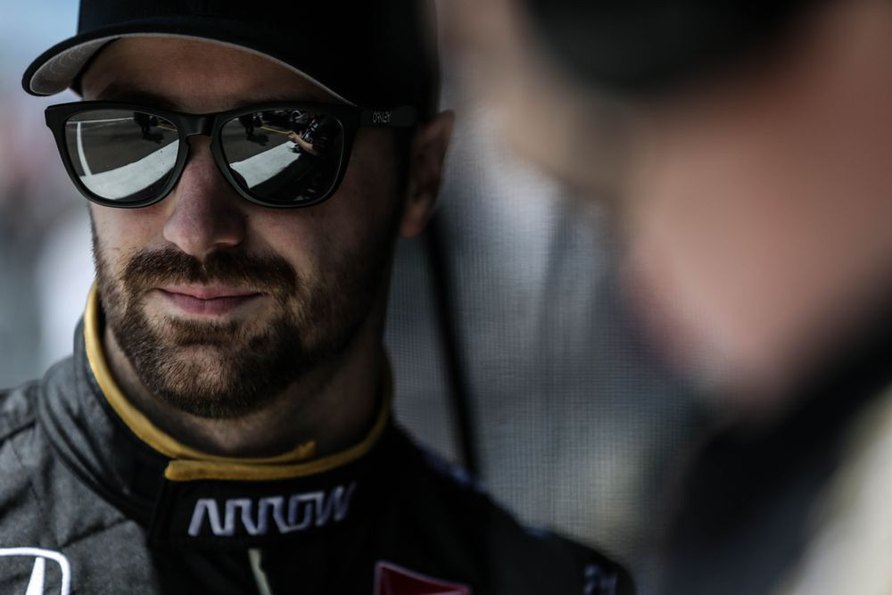 IndyCar. J. Hinchcliffe‘o gyvybei pavojus nebegresia, sportininko būklė stabili
