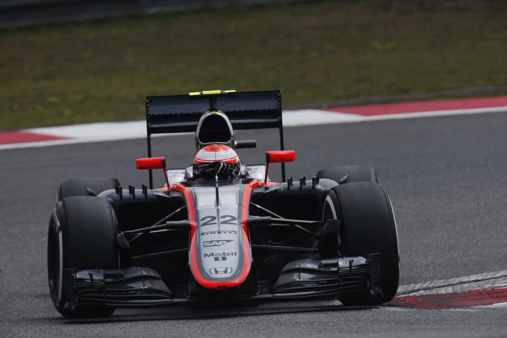 J. Buttonas: „McLaren“ ekipai trūksta daugiau dalykų nei „Honda“ galios