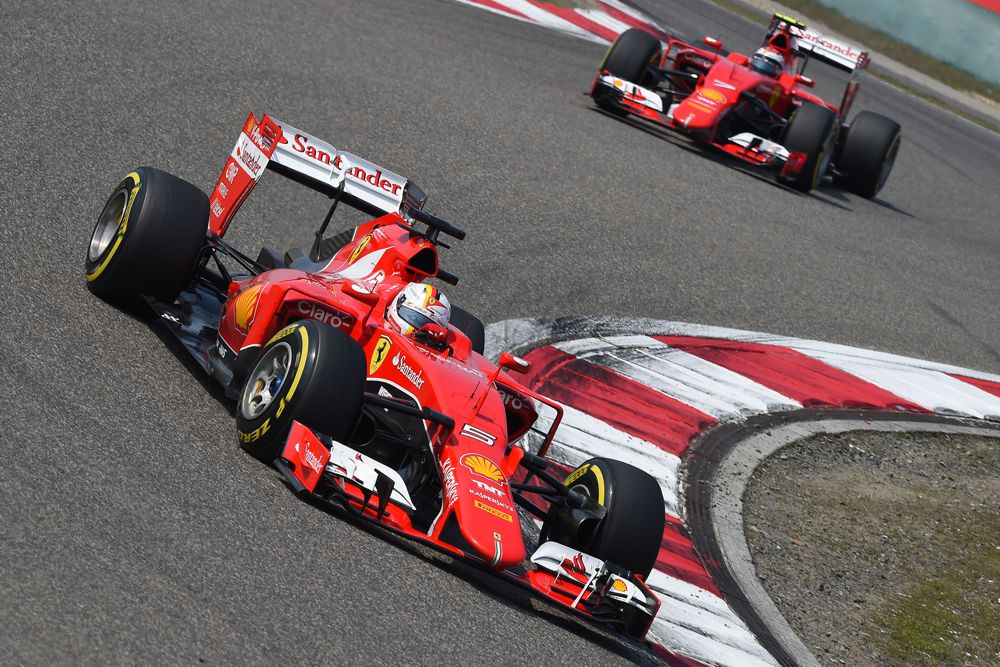 S. Vettelis: „Ferrari“ reikia laiko, kad pasivytų „Mercedes“