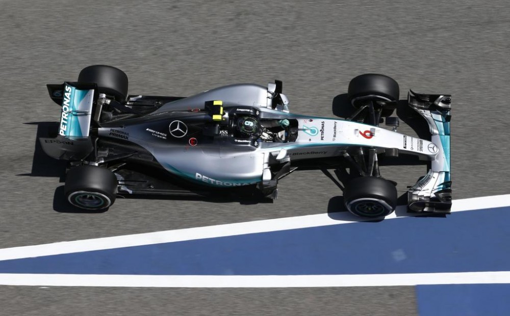 N. Rosbergas: privalau greičiau įveikti vieną ratą