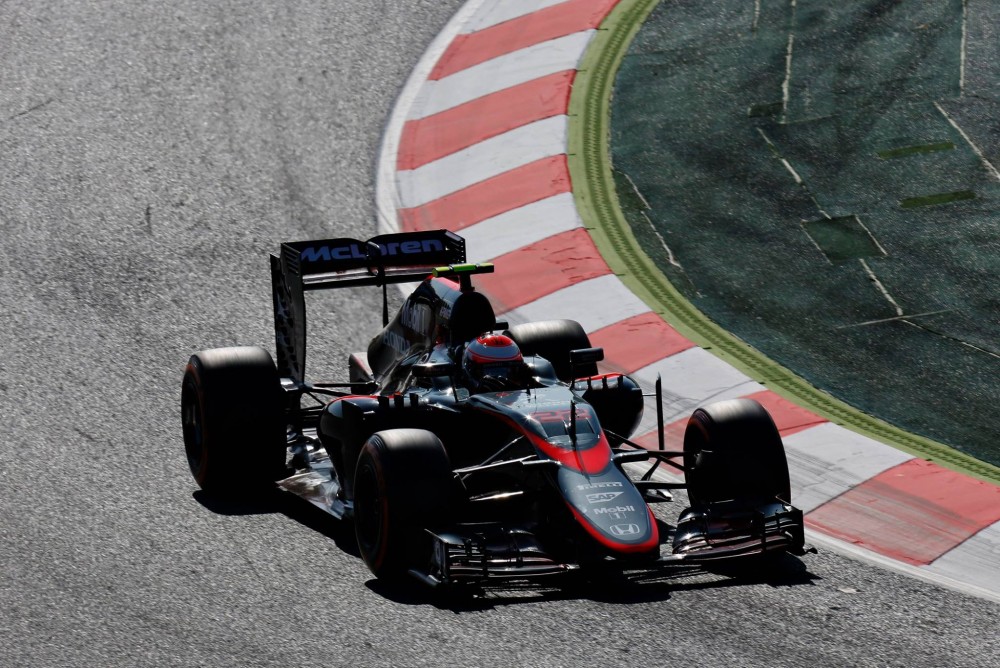 J. Buttonas: „McLaren“ turi padirbėti visose srityse