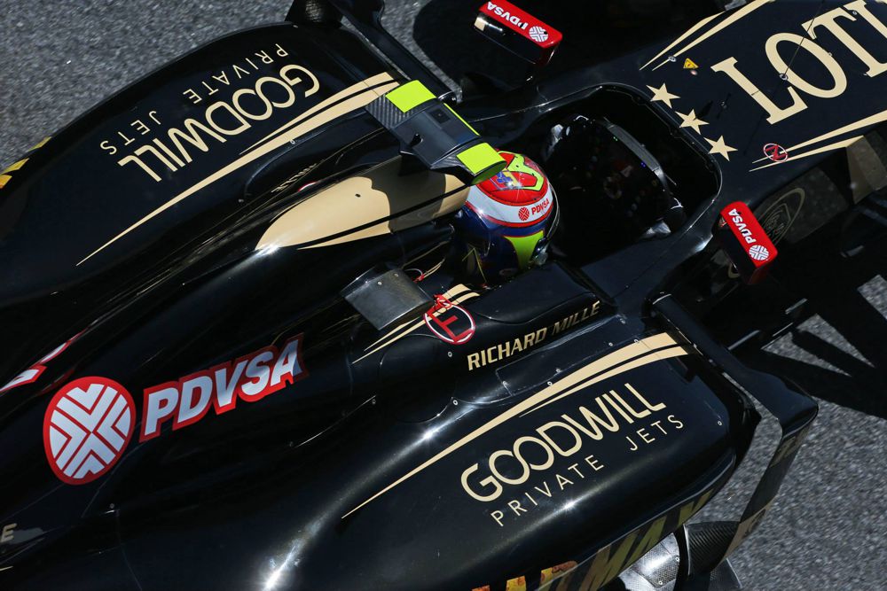 B. Ecclestone‘as vėl ištiesė pagalbos ranką „Lotus“ ekipai