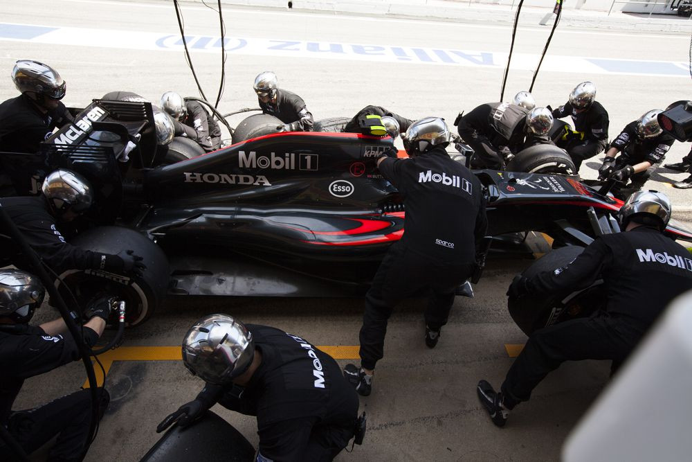 “McLaren” surado neįprastą F. Alonso stabdžių gedimo priežastį