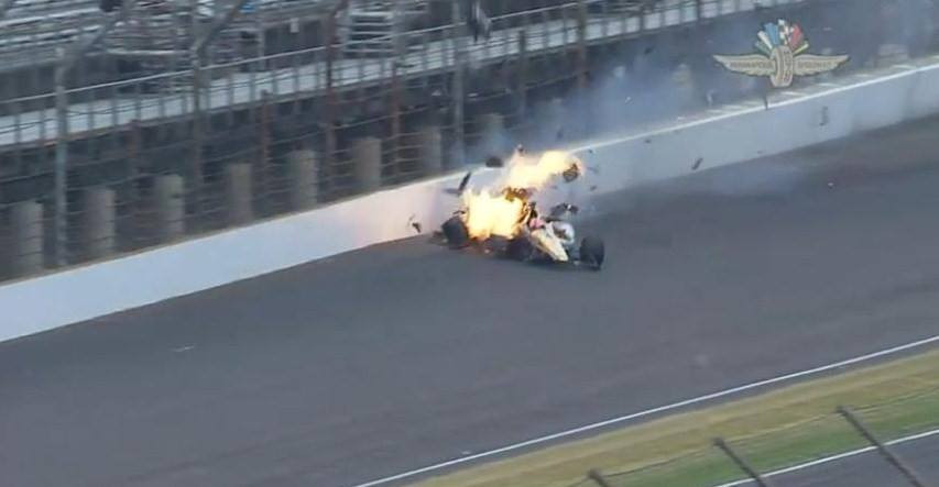 IndyCar. Po avarijos Indianapolyje J. Hinchcliffe‘as išgabentas į ligoninę (Atnaujinta 23:55)