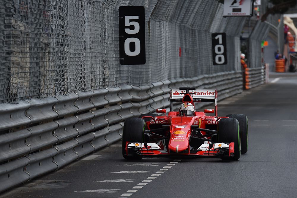 S. Vettelis pirmame posūkyje tikisi įveikti N. Rosbergą