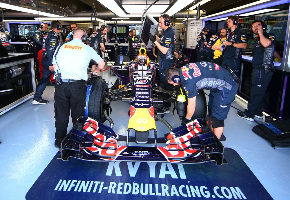 „Red Bull“ nusprendė keisti variklius savo boliduose