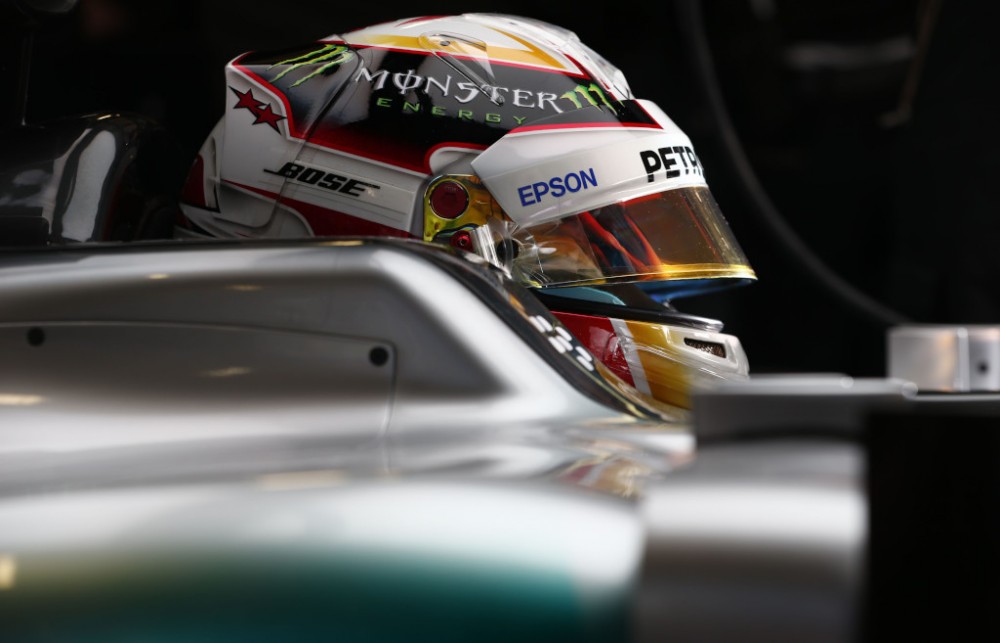 L. Hamiltonas: į „Ferrari“ keliamą pavojų žiūrime rimtai
