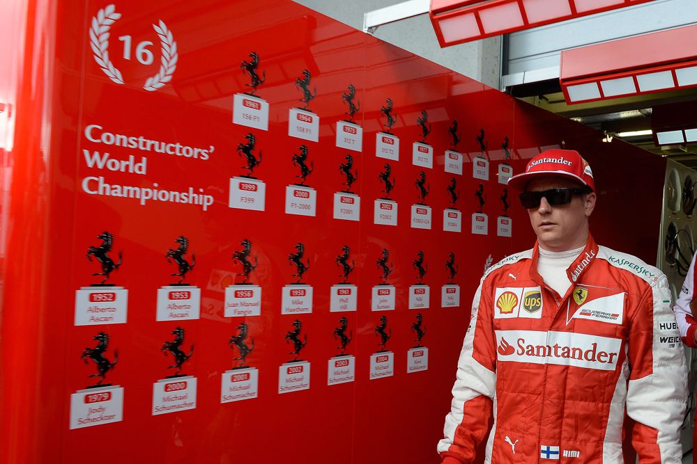K. Raikkonenas dėl nesėkmės kaltina „Ferrari“ komandą
