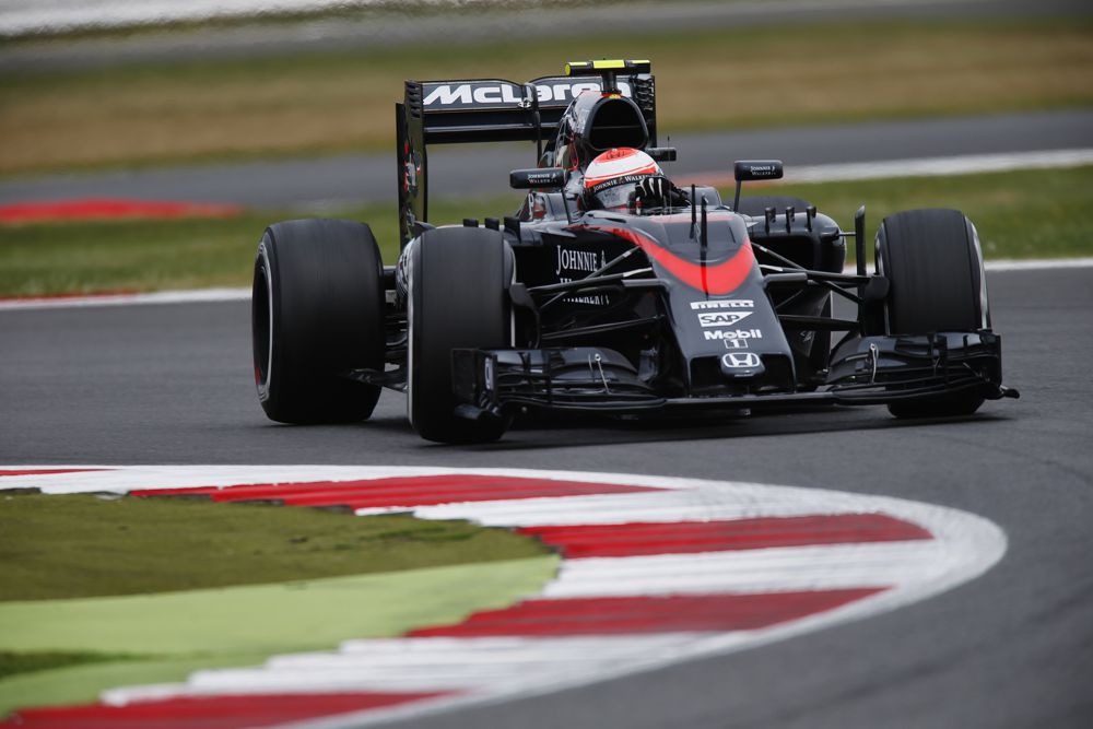 Geresnių „McLaren“ rezultatų teks palaukti iki Singapūro GP