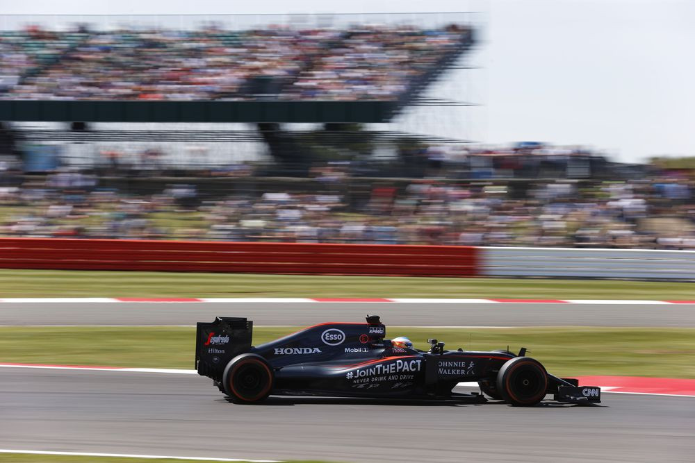 Kvalifikacijoje suklydusiai „McLaren“ - įspėjimas