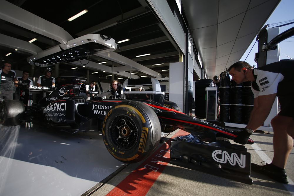 „McLaren“ nusprendė savo boliduose pakeisti variklius