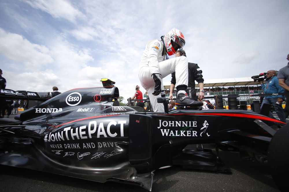 „McLaren“ siekia įtikinti J. Buttoną likti F-1