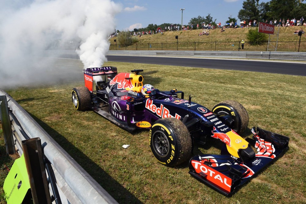 D. Ricciardo nusitaikė į antrą startinę eilę