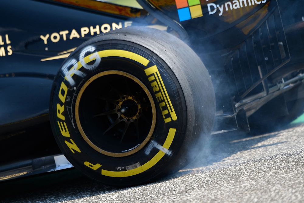 „Pirelli“ tikisi dviejų ar trijų sustojimų lenktynėse