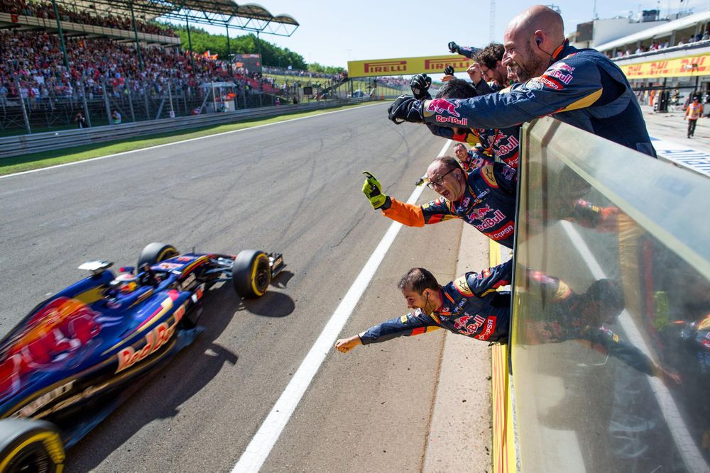 C. Horneris žavisi „Toro Rosso“ lenktynininkais