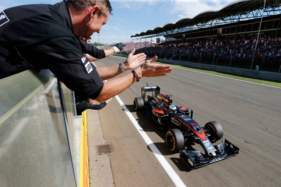 Ant F. Alonso ir J. Buttono bolidų du kartus keis jėganes
