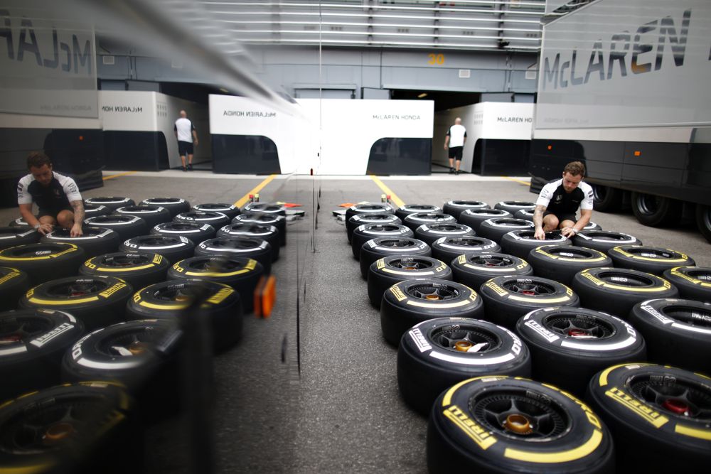 „Pirelli“ spėja vieną sustojimą lenktynėse Sočyje