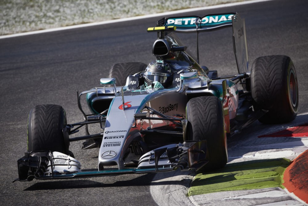 Singapūre N. Rosbergas naudos ketvirtąjį „Mercedes“ variklį