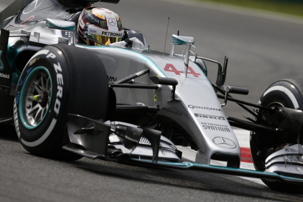 L. Hamiltonas Italijoje iškovojo pergalę, o N. Rosbergas apmaudžiai pasitraukė po gedimo