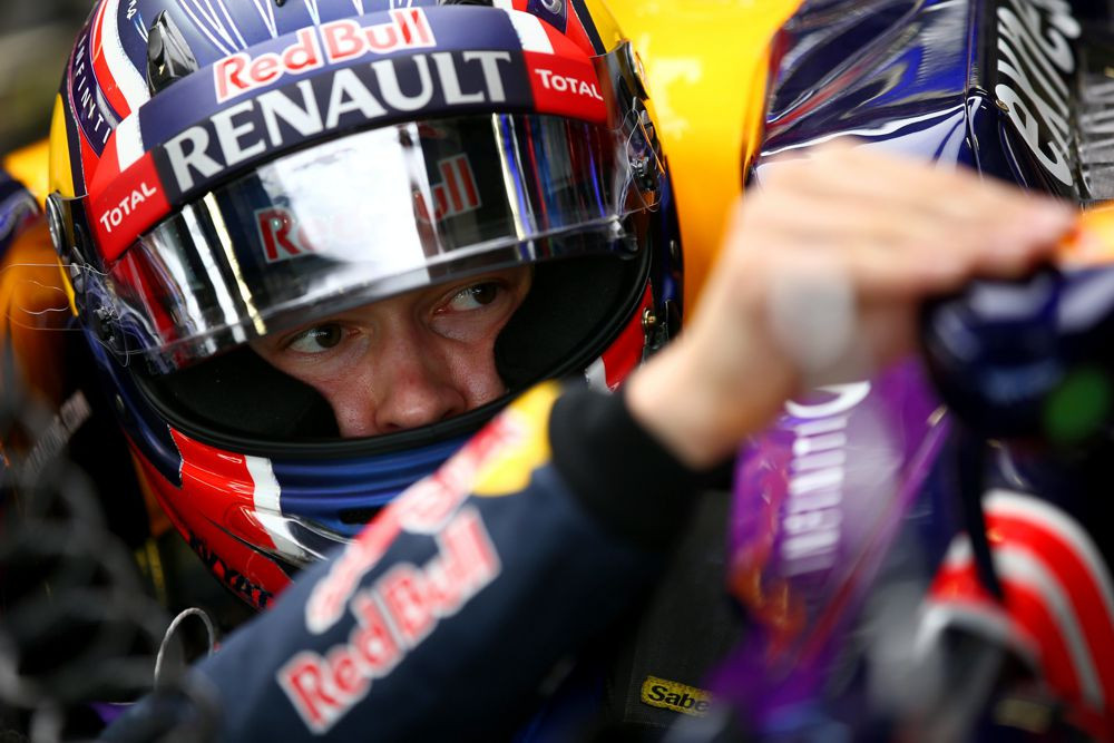 D. Kvyatas lenktynes pradės iš techninio aptarnavimo zonos