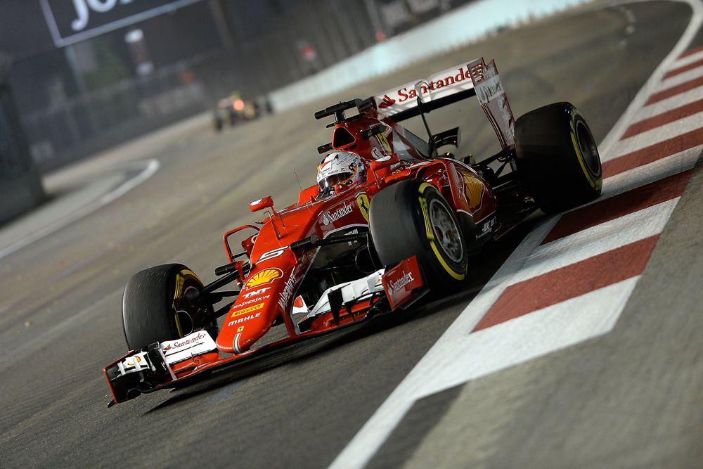 Singapūre trečiąją sezono pergalę iškovojo S. Vettelis!