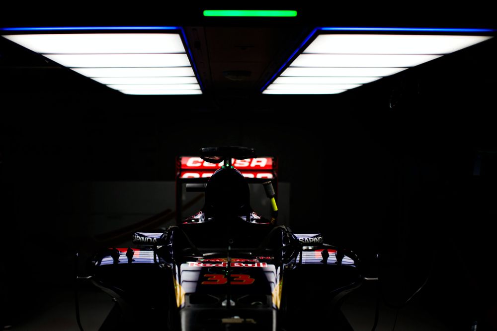 „Toro Rosso“ bolidas įveikė avarijos testus