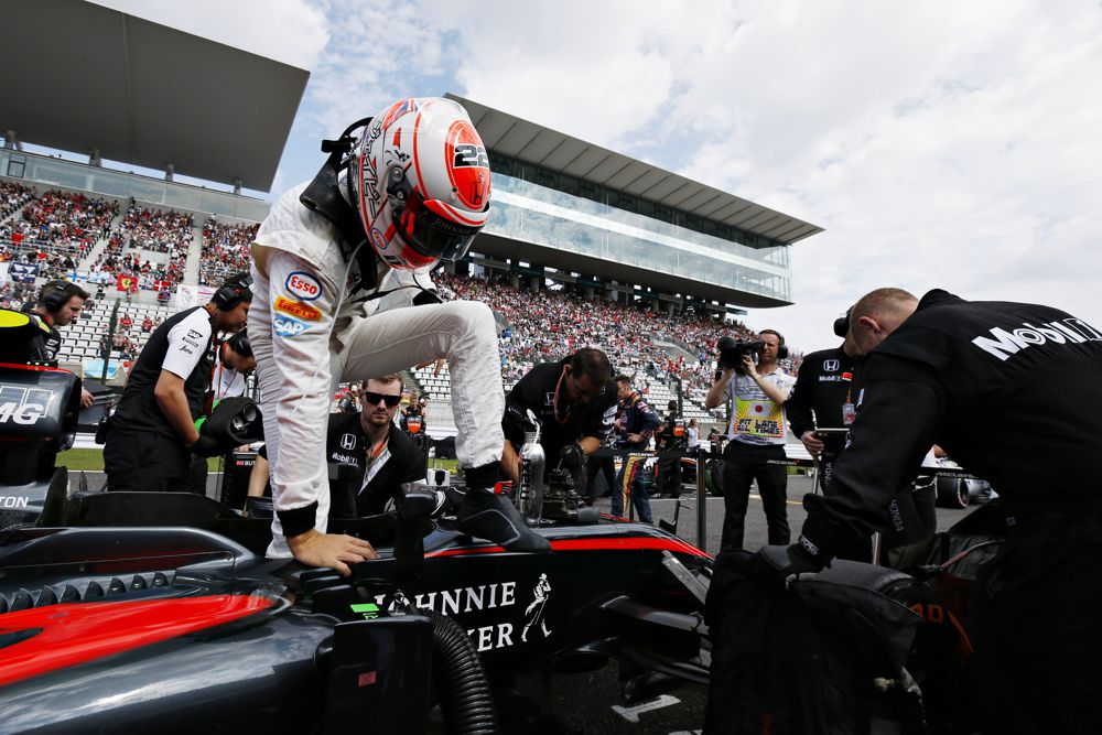 M. Brundle apie „McLaren“ kontraktą su J. Buttonu