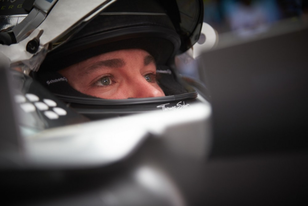 N. Rosbergas liko nepatenkintas L. Hamiltono elgesiu starto metu