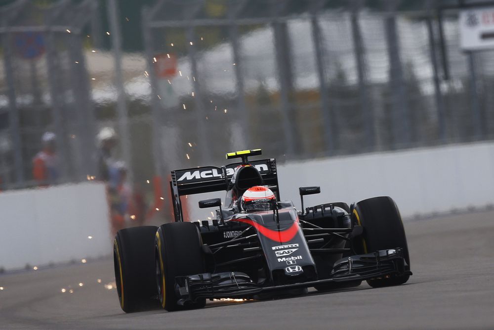 Sočyje „McLaren“ varžovai buvo 45 km/h greitesni