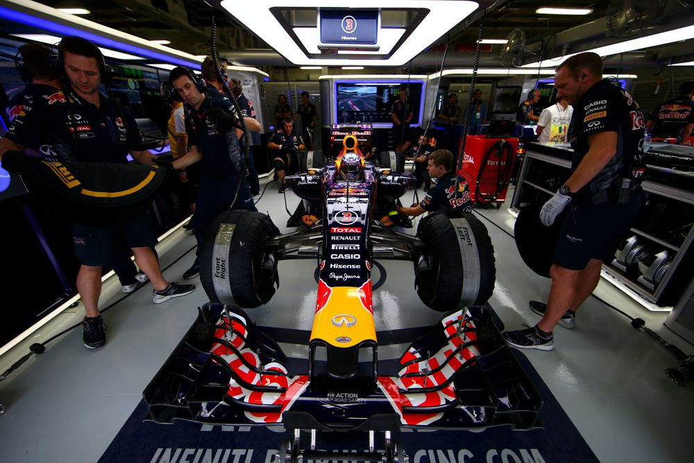 „Red Bull“ variklių tiekėją gali paskelbti Abu Dabyje