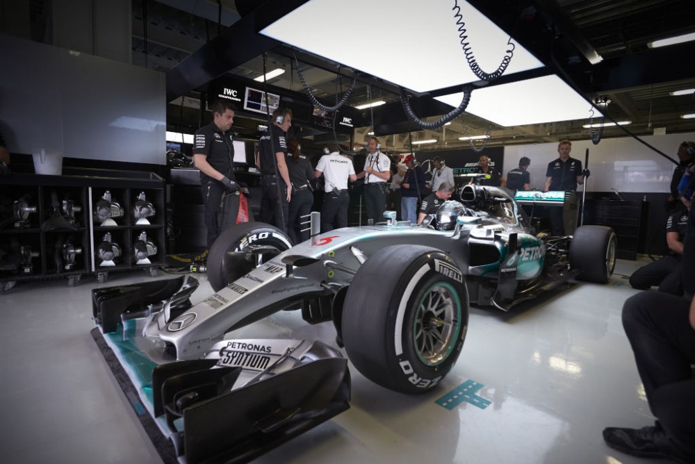 „Mercedes“ bolidas įveikė avarijos testus