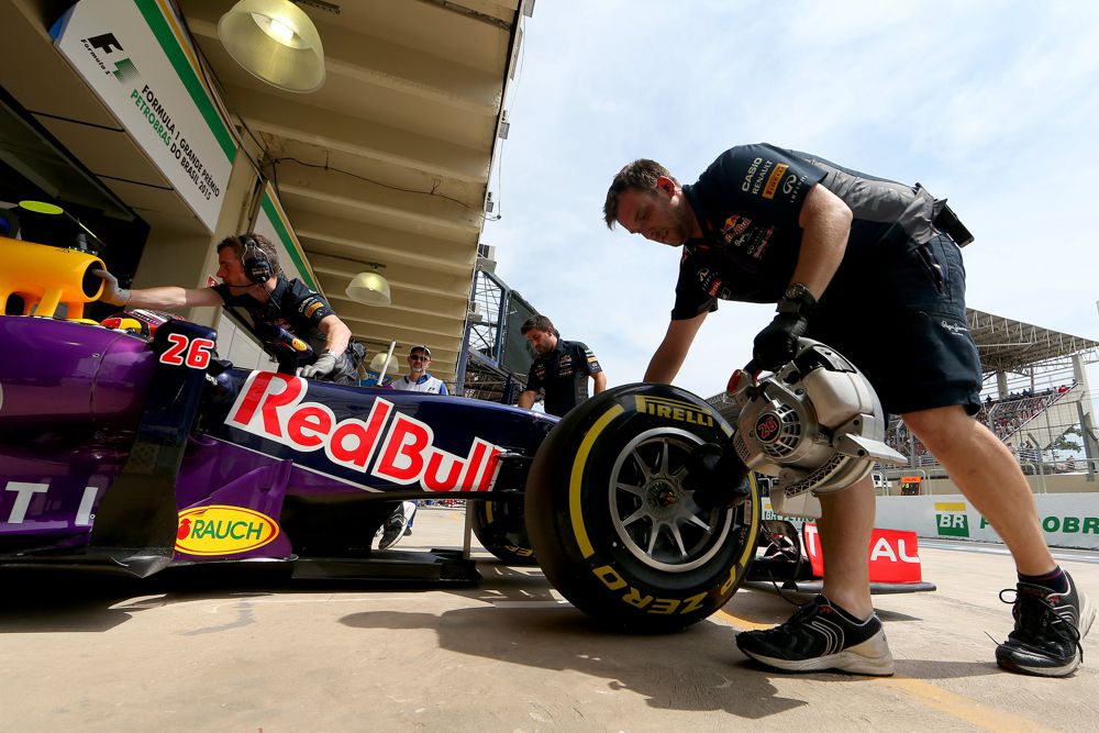 „Red Bull“ Brazilijoje naudojo dalinai atnaujintą „Renault“ jėgainę